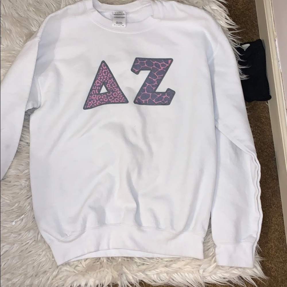 DZ SORORITY CREWNECK- perfect condition